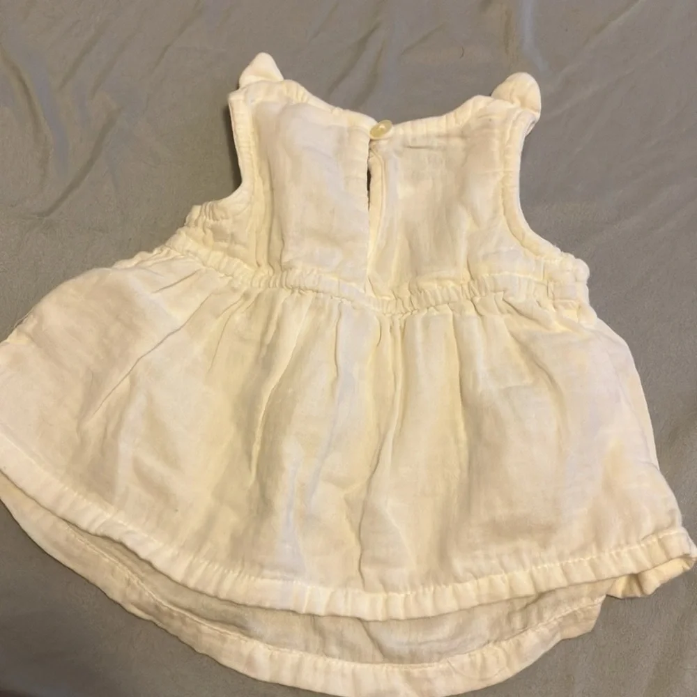🌸  3/$15 Bundle of baby clothes - Picture 7 of 17